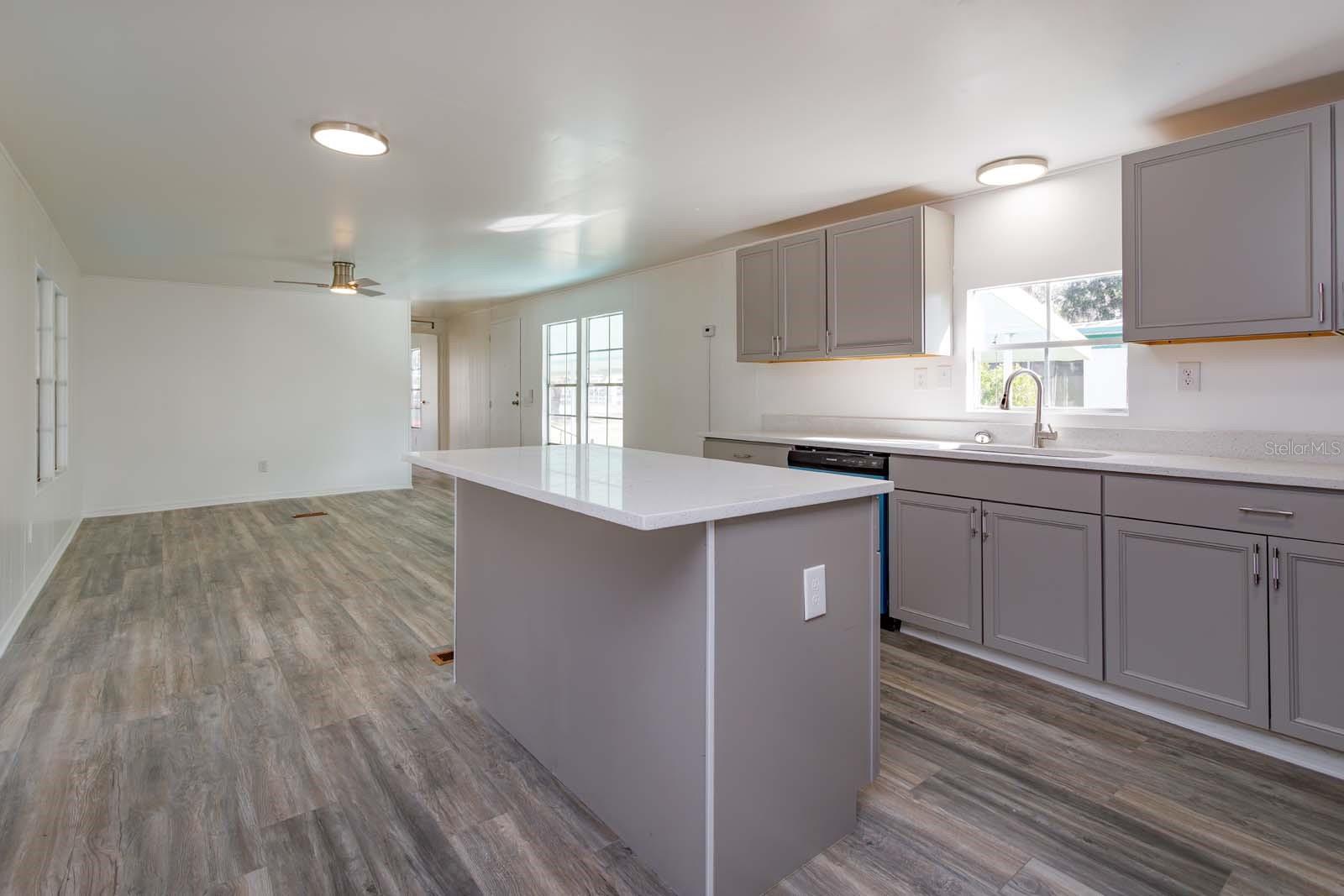 Image 7 of 21 For 277 Palm Avenue