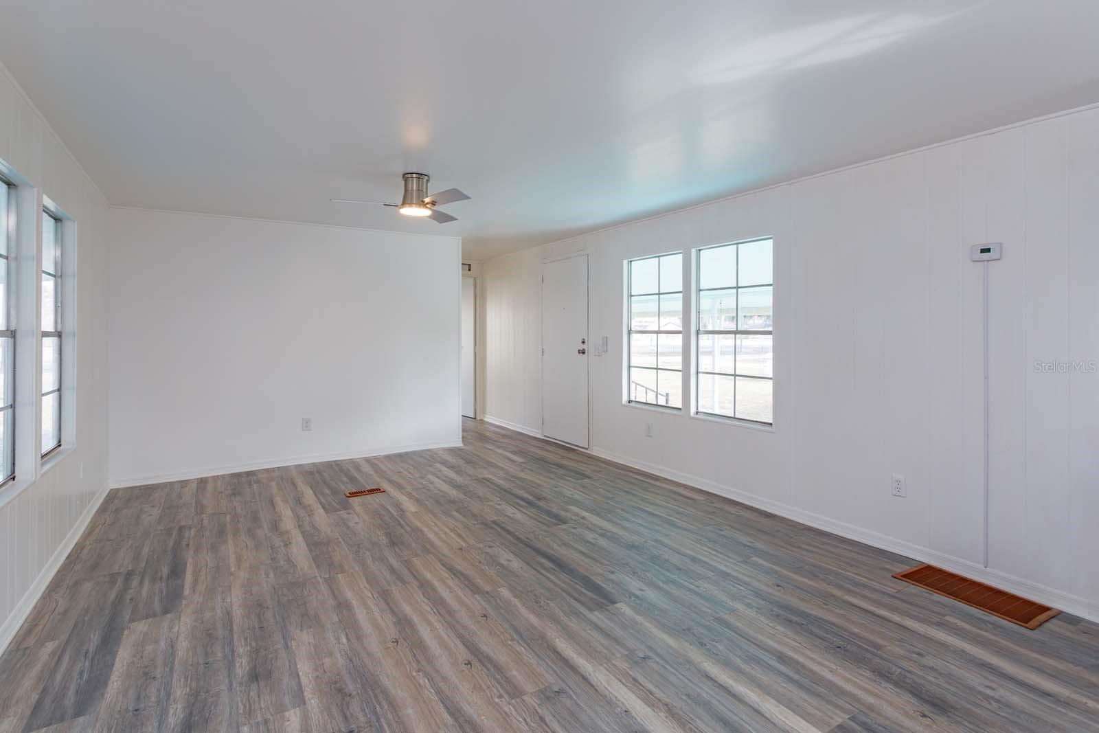 Image 8 of 21 For 277 Palm Avenue