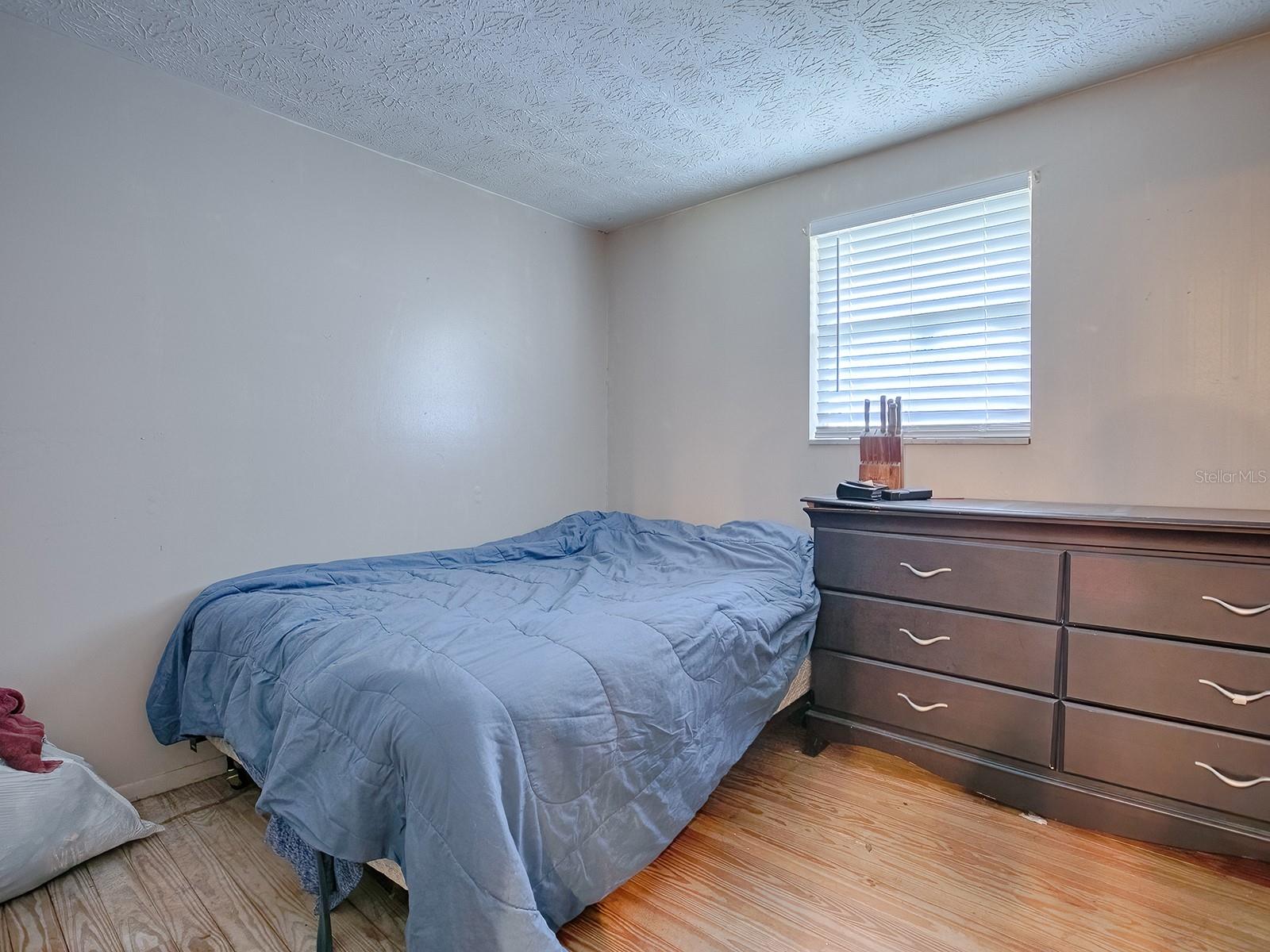 Image 17 of 38 For 853 Cr 484  