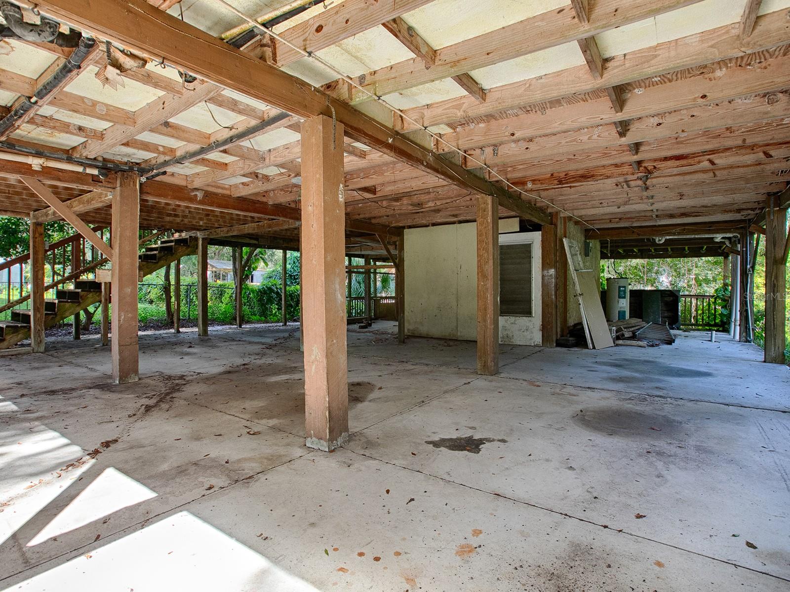 Image 34 of 38 For 853 Cr 484  