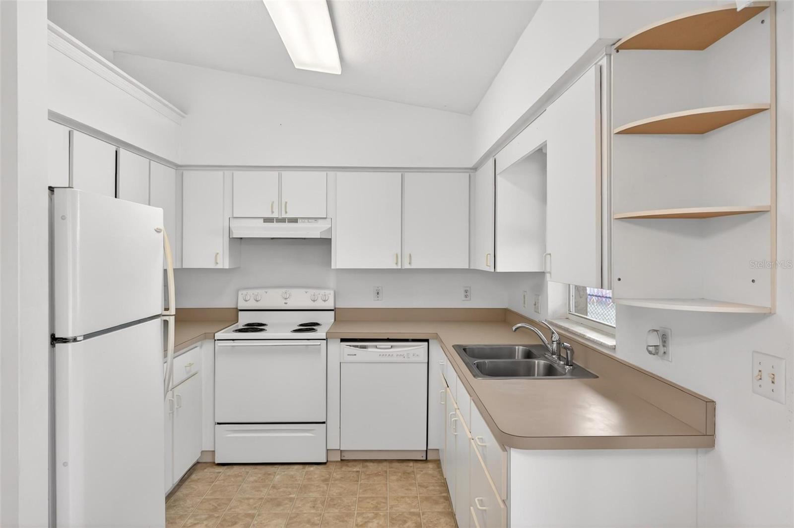 Image 11 of 32 For 51 Cayman Circle