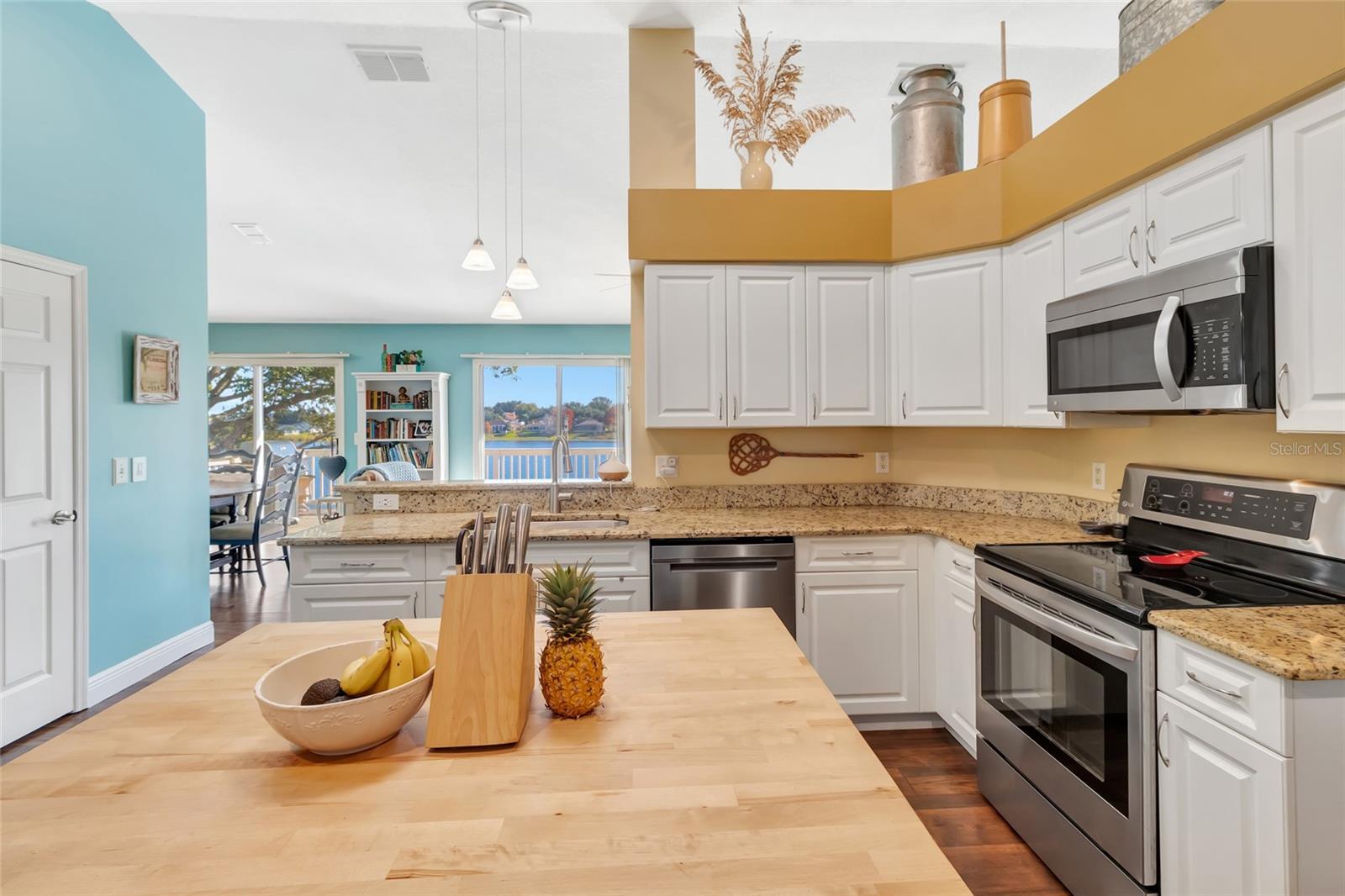 Image 16 of 55 For 10507 Mira Lago Lane