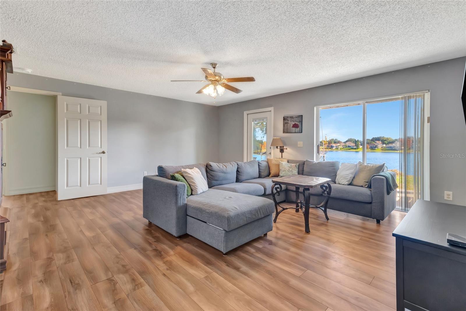 Image 32 of 55 For 10507 Mira Lago Lane