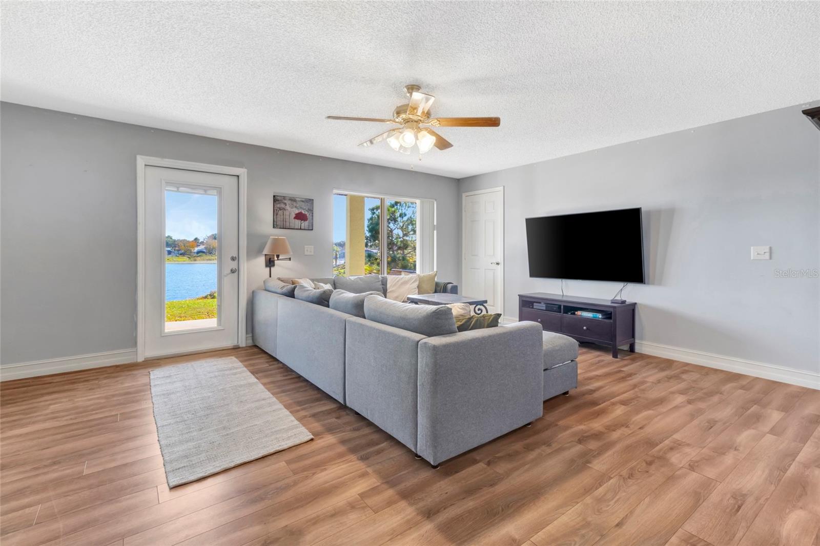 Image 33 of 55 For 10507 Mira Lago Lane