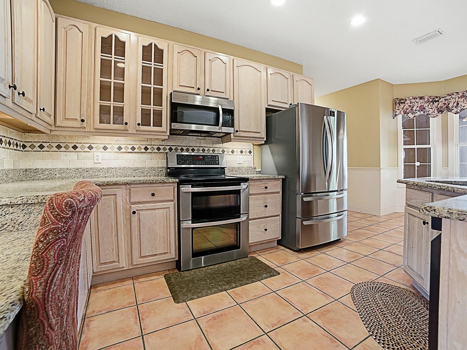 Image 16 of 61 For 592 Crescent Street