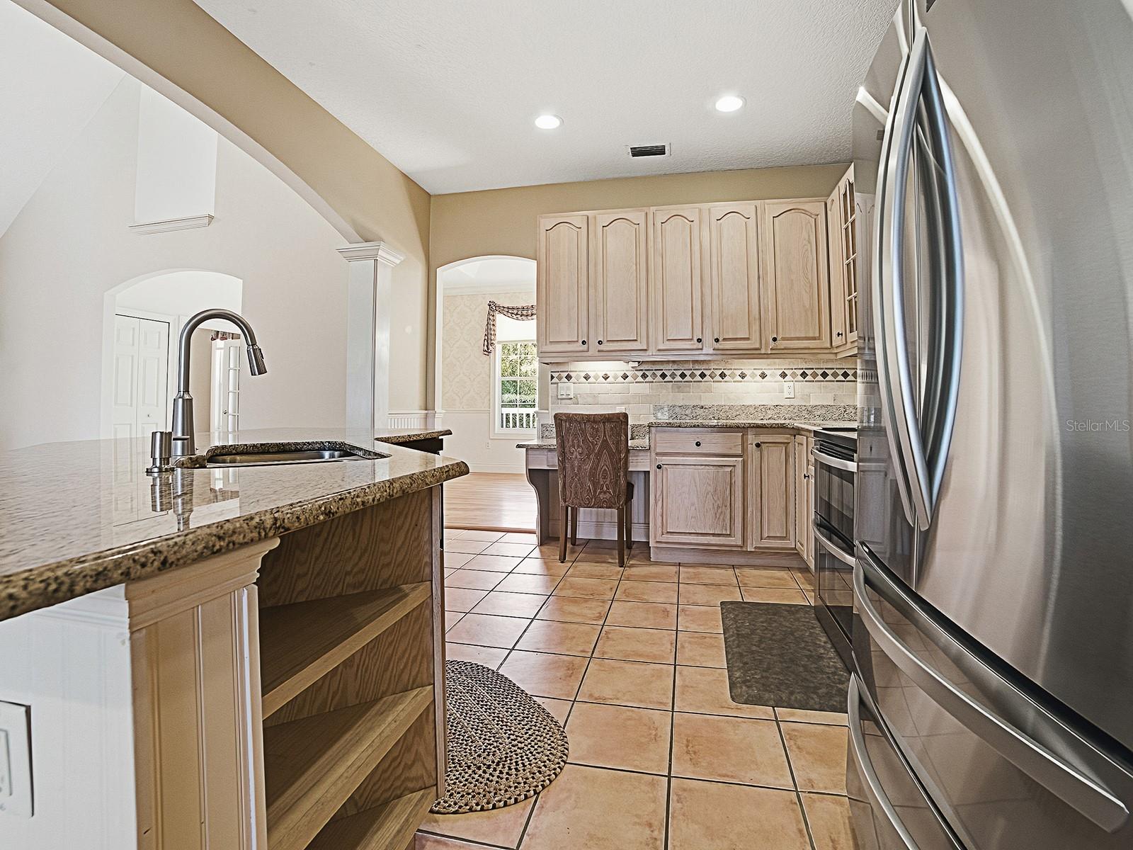 Image 17 of 61 For 592 Crescent Street