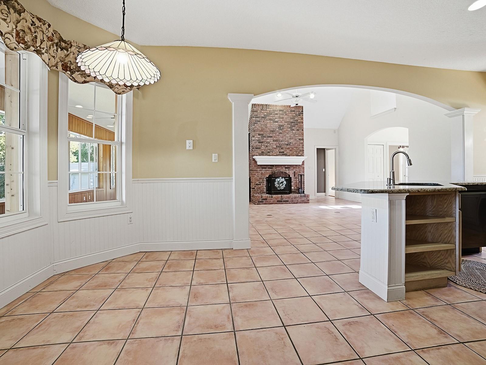 Image 20 of 61 For 592 Crescent Street