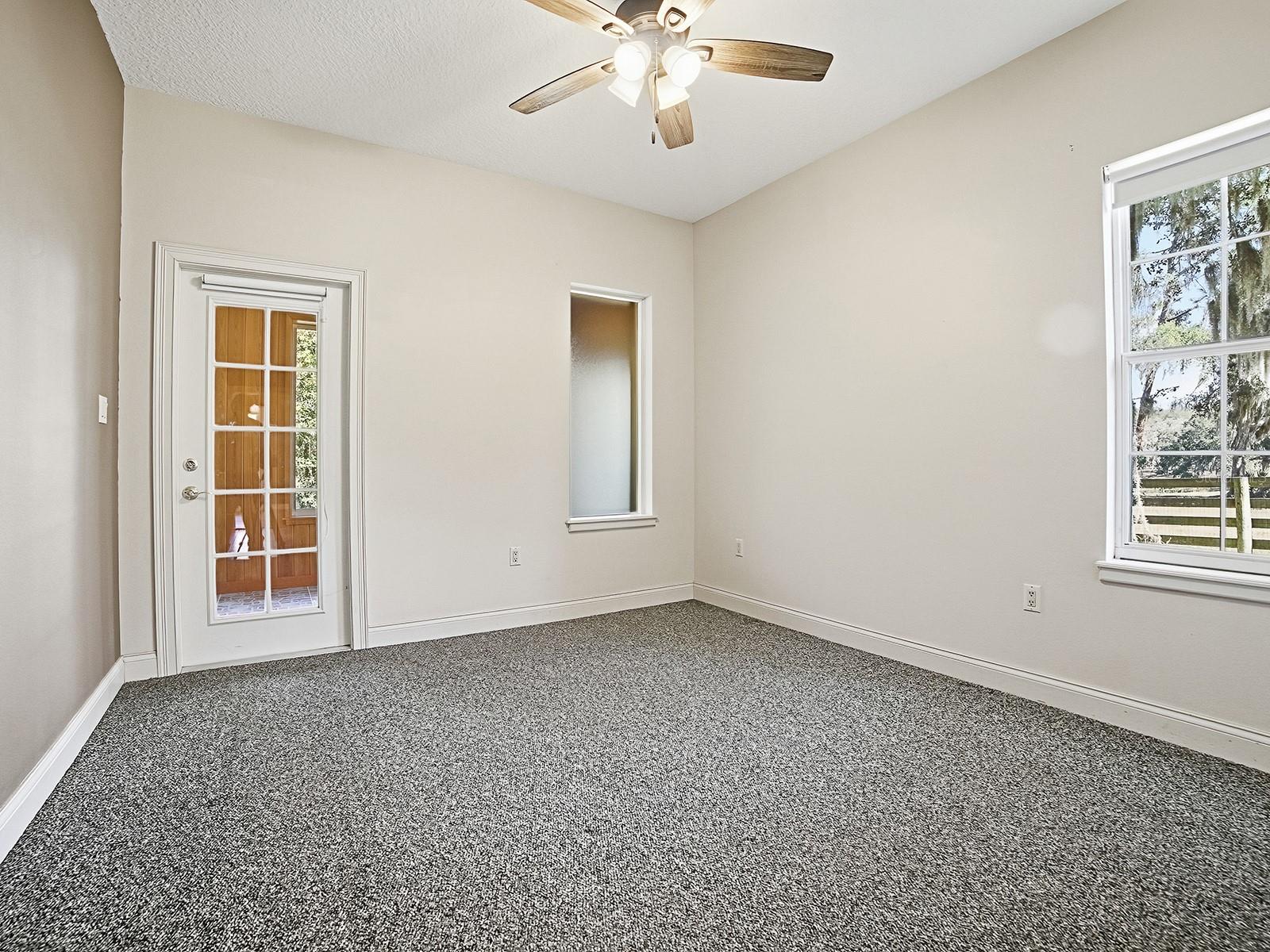 Image 22 of 61 For 592 Crescent Street