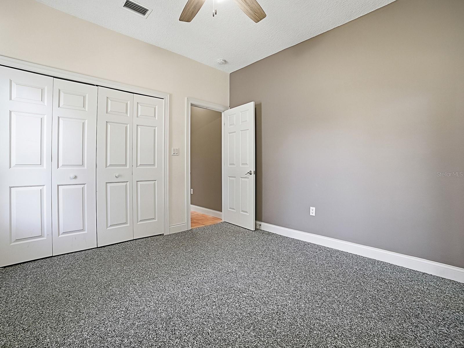 Image 23 of 61 For 592 Crescent Street