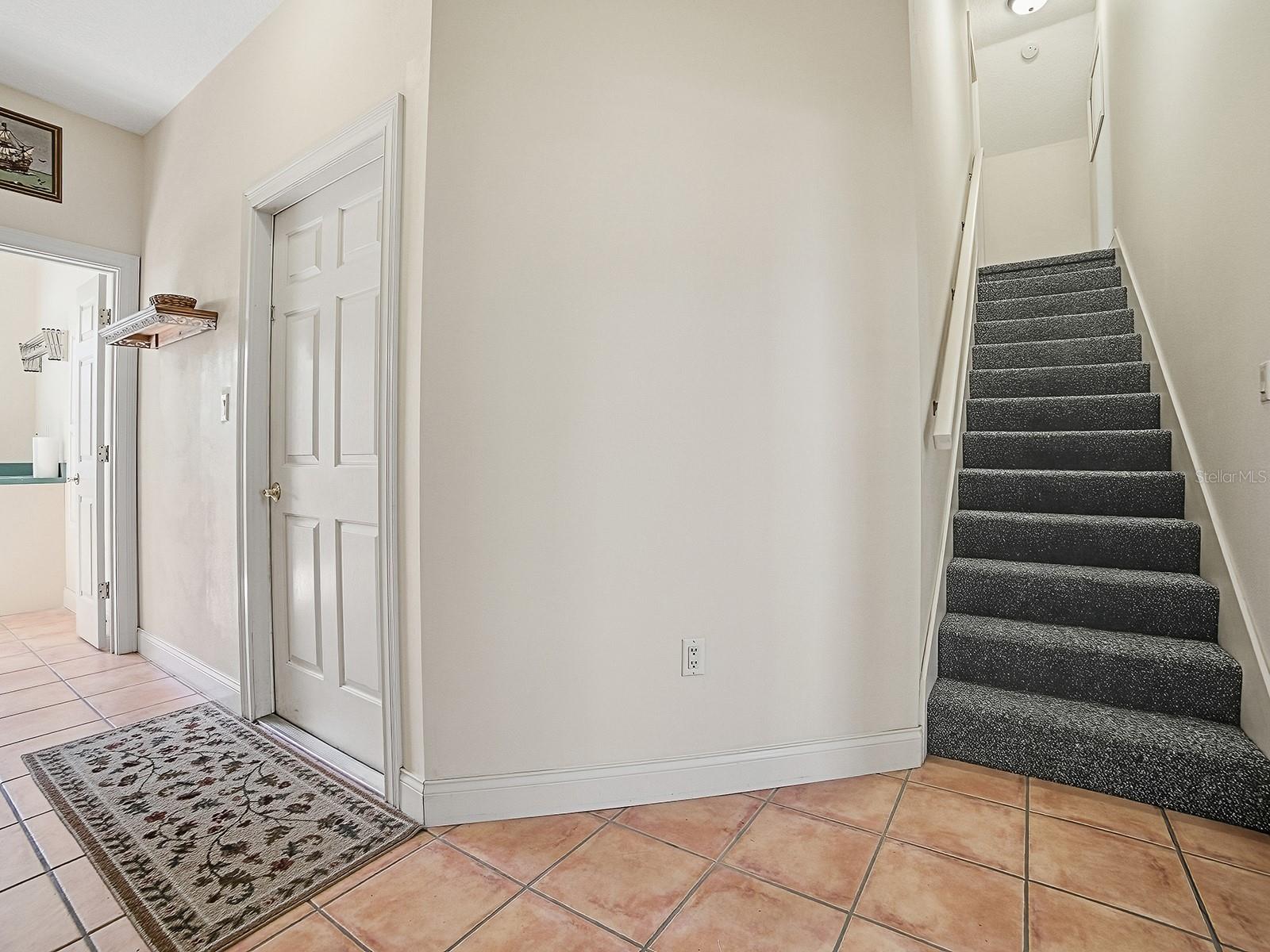 Image 34 of 61 For 592 Crescent Street