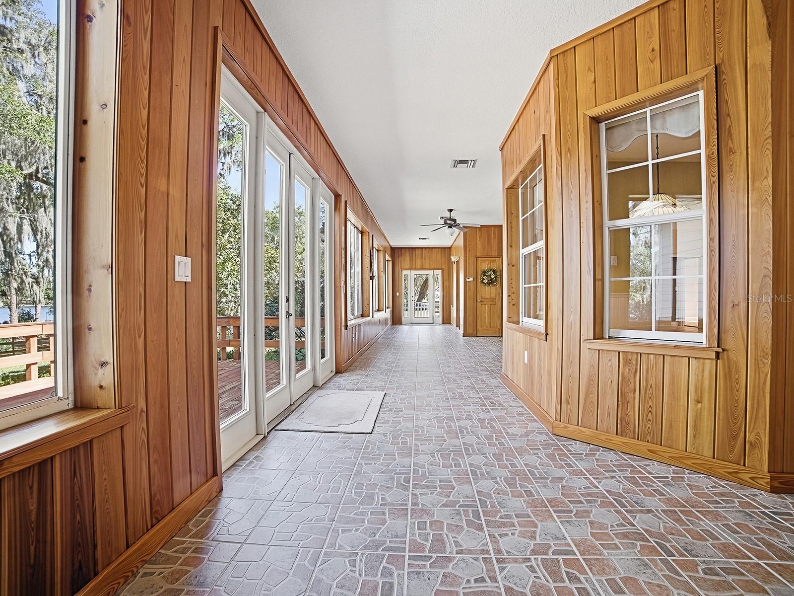 Image 38 of 61 For 592 Crescent Street