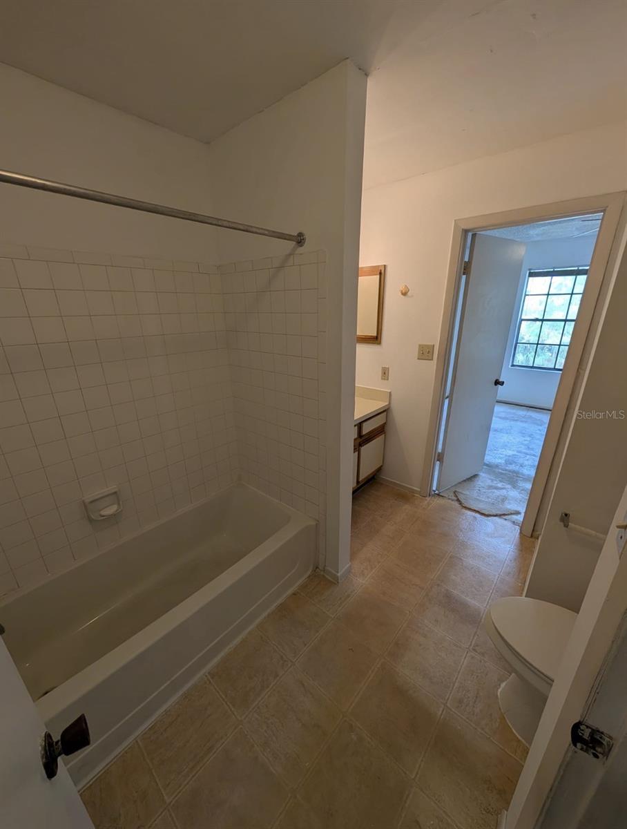 Image 11 of 20 For 199 Afton Square 208