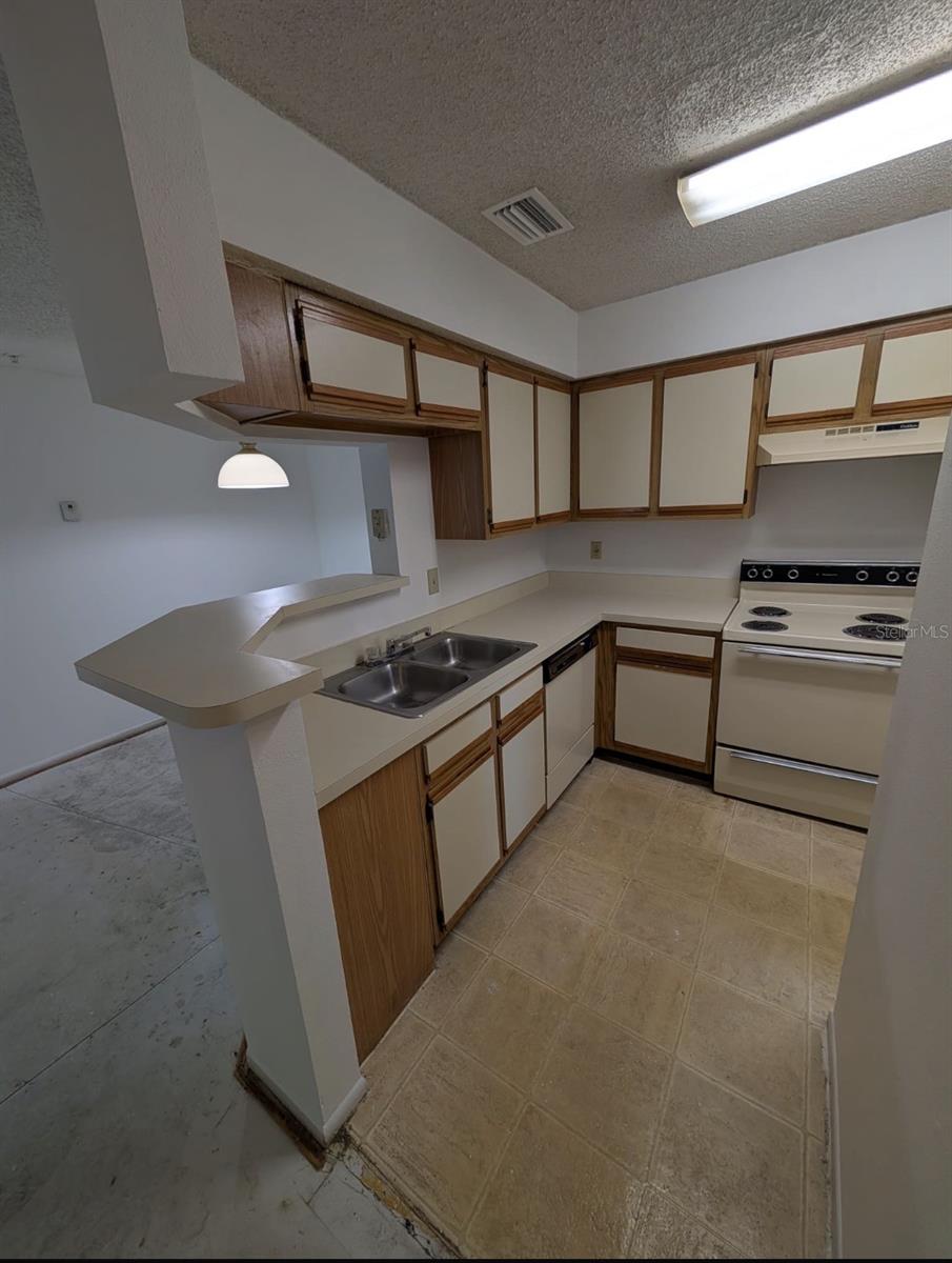 Image 6 of 20 For 199 Afton Square 208