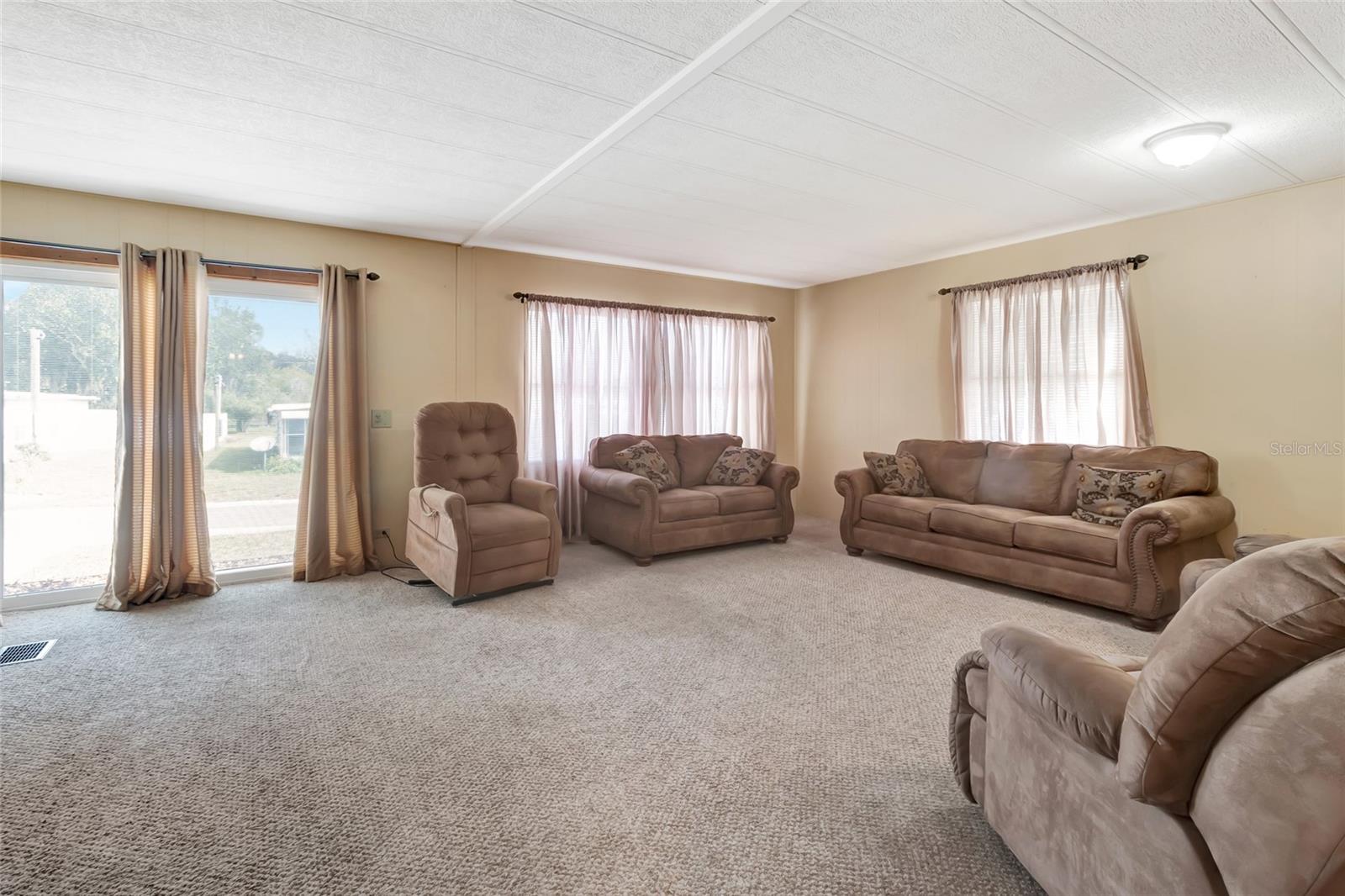 Image 12 of 36 For 1409 Ridge Road