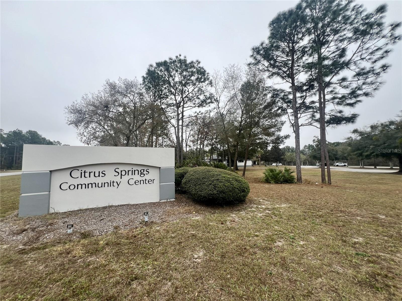 Listing photo id 18 for 7983 Jamaica Drive