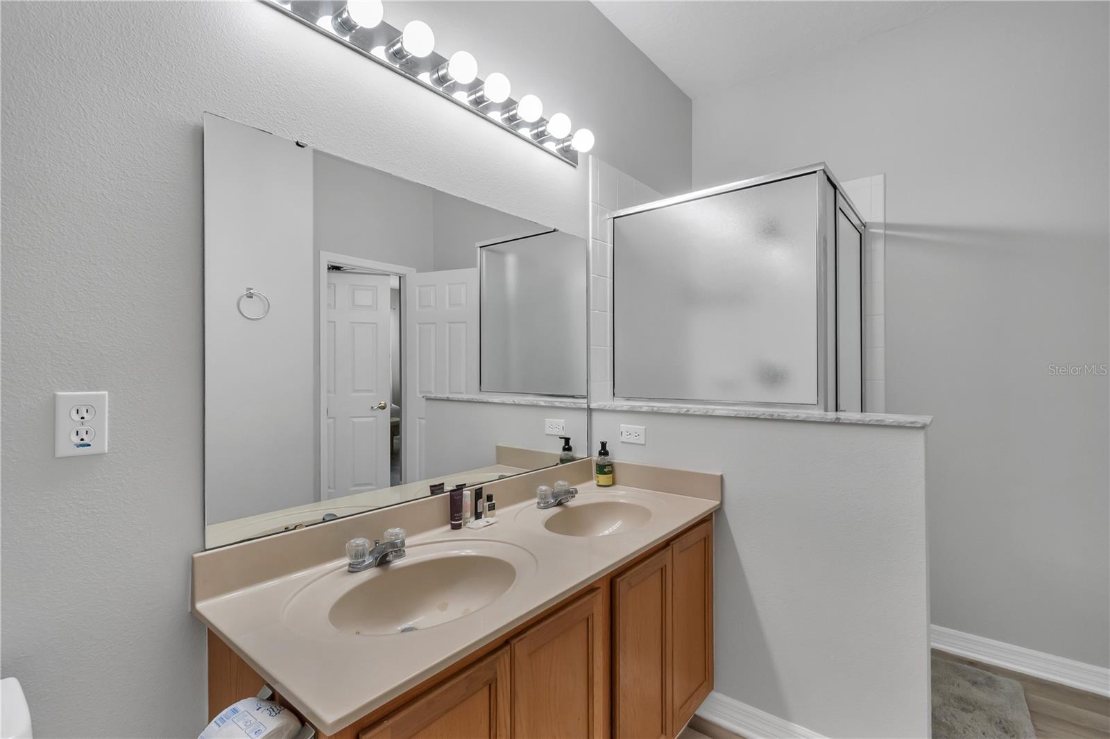 Image 23 of 46 For 506 Kettering Road