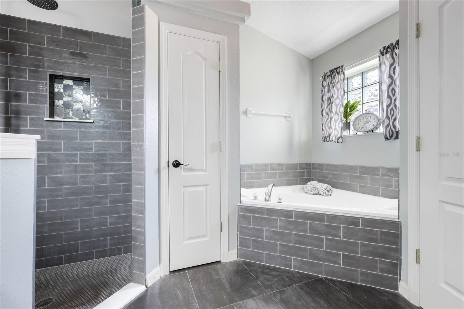 Image 17 of 32 For 1119 Princeton Drive