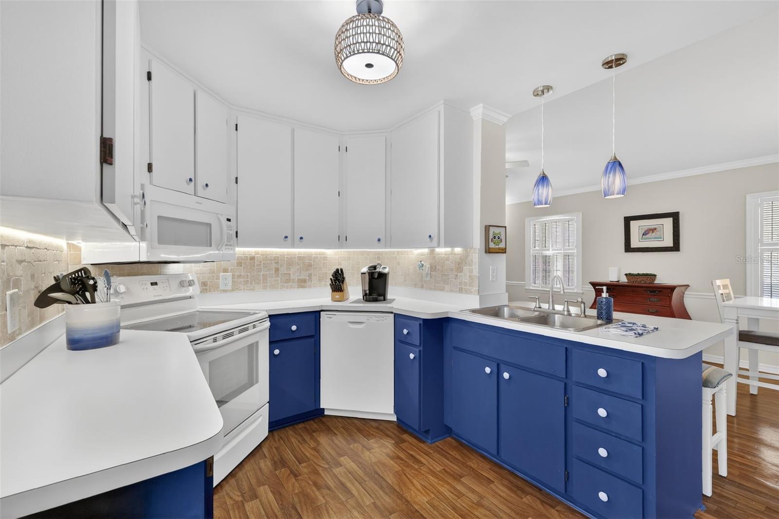 Image 12 of 65 For 936 Baker Street