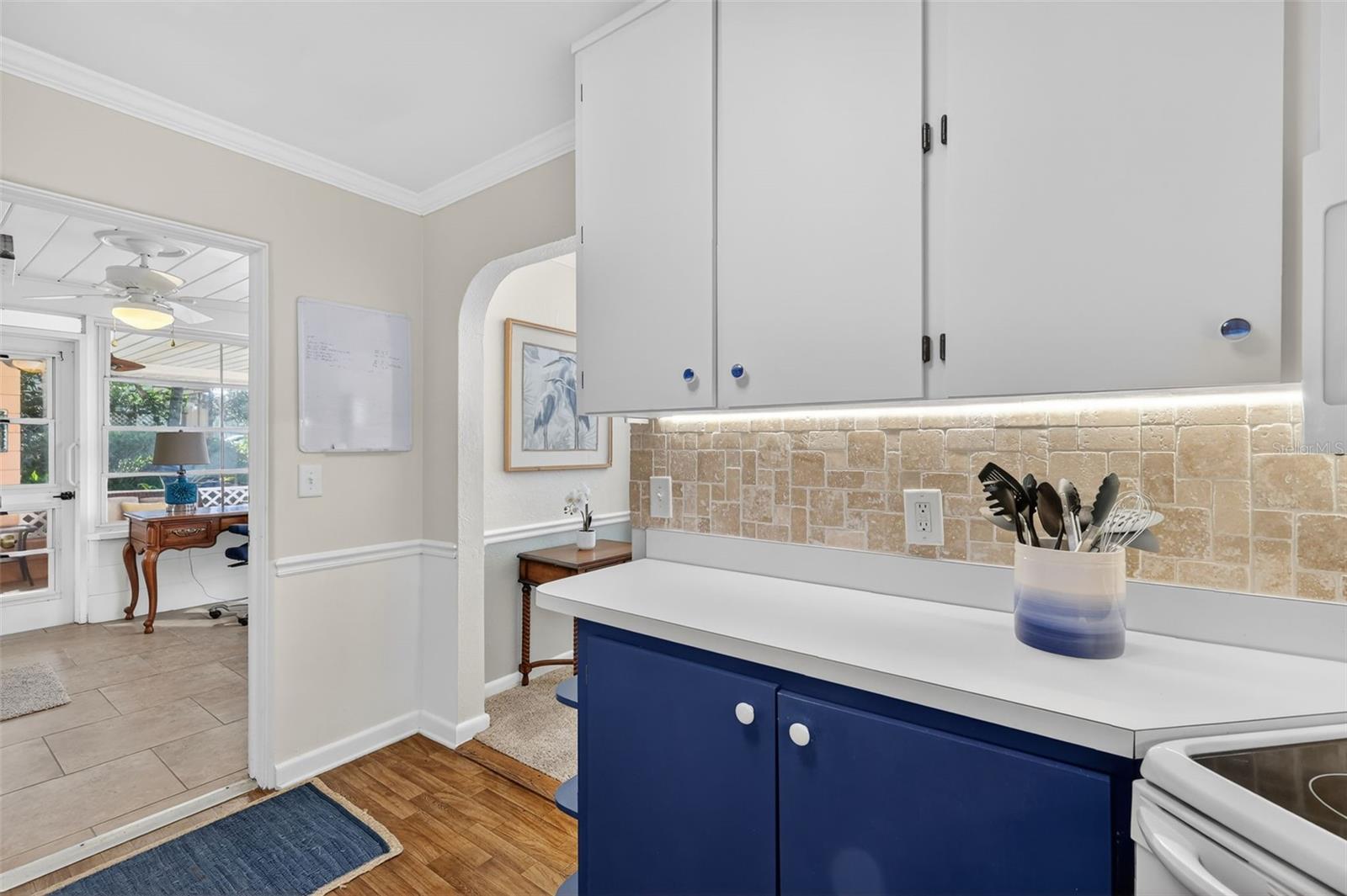 Image 15 of 65 For 936 Baker Street