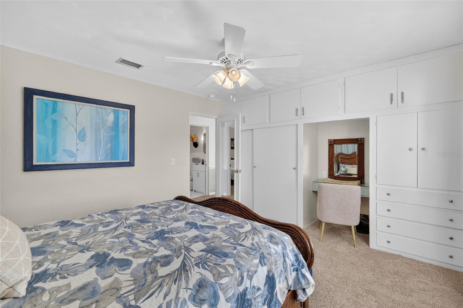 Image 24 of 65 For 936 Baker Street