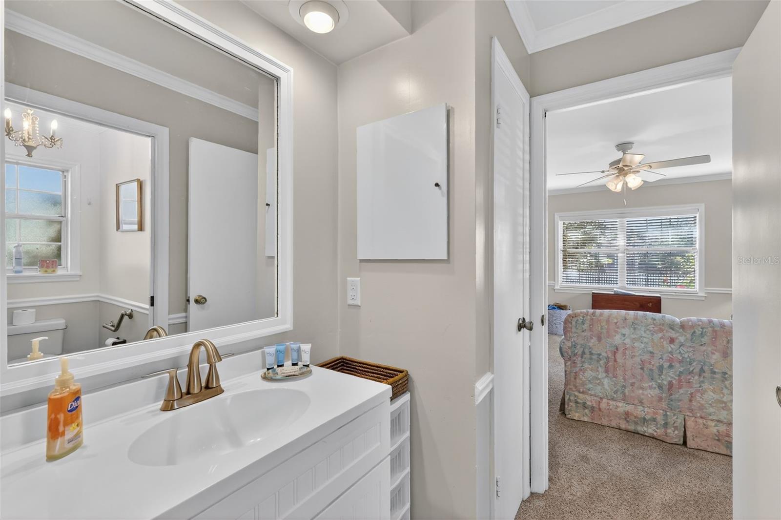 Image 29 of 65 For 936 Baker Street