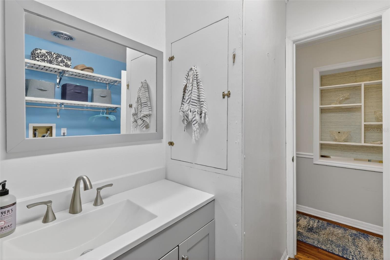 Image 34 of 65 For 936 Baker Street