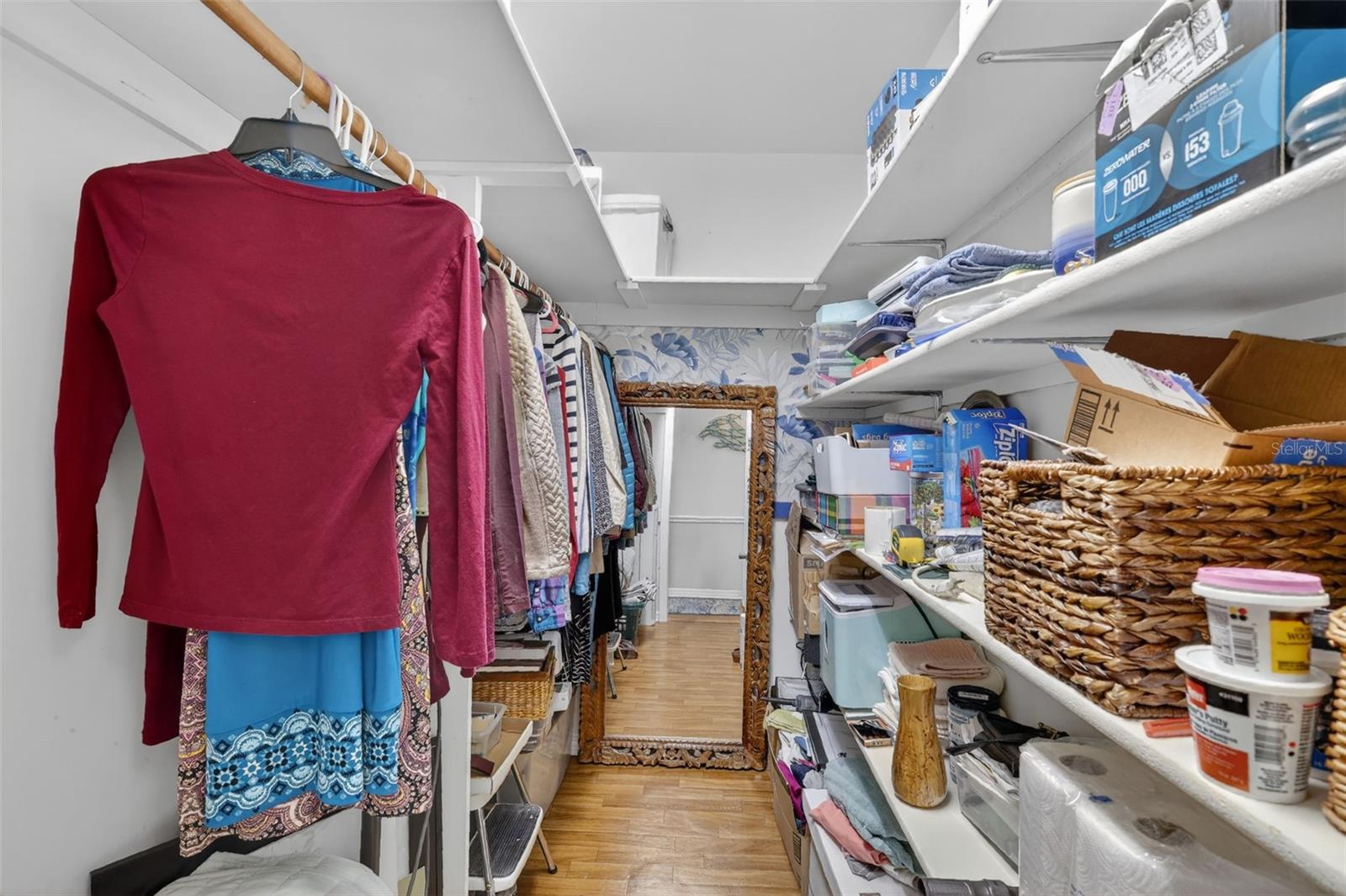 Image 35 of 65 For 936 Baker Street