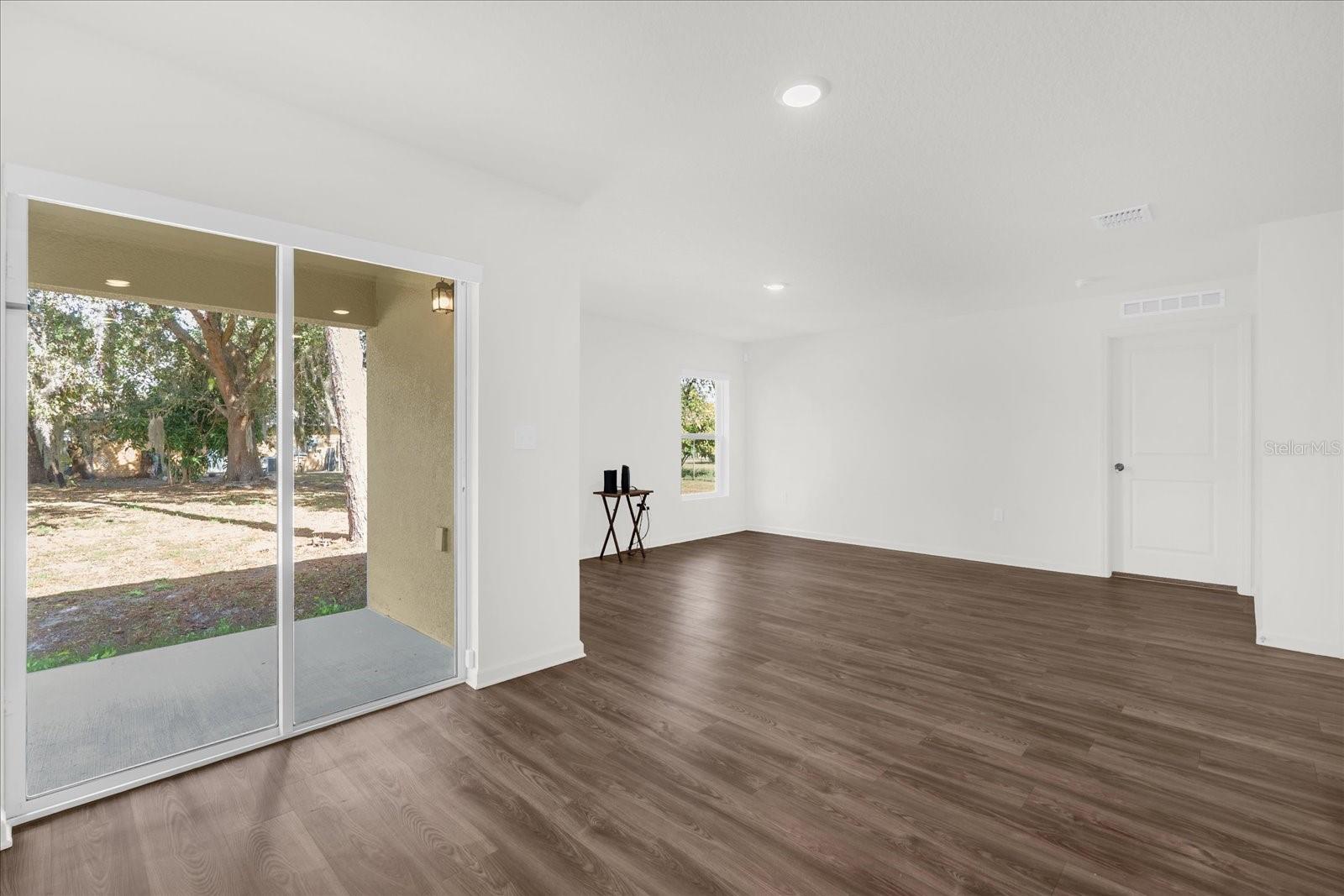 Image 13 of 34 For 626 Mesilla Drive