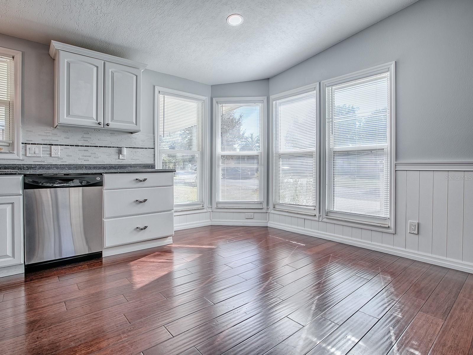 Image 12 of 44 For 518 Saint Andrews Boulevard