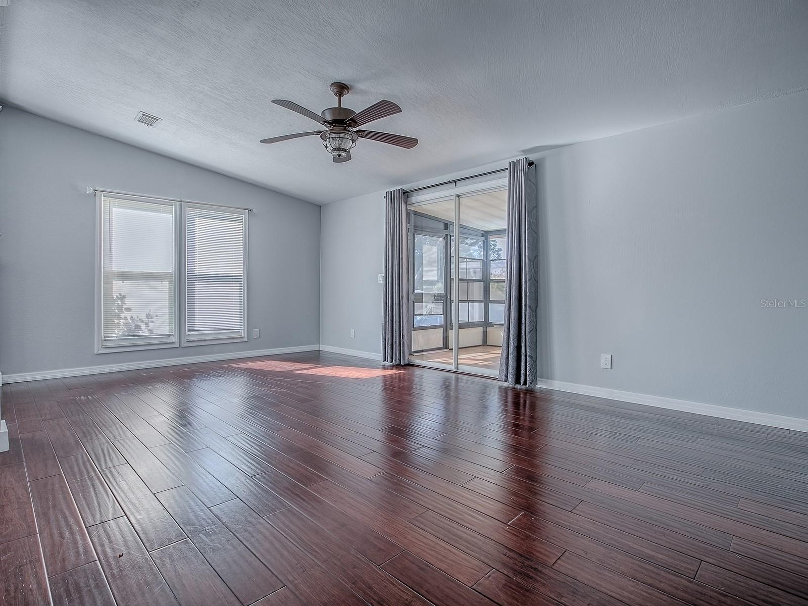 Image 17 of 44 For 518 Saint Andrews Boulevard