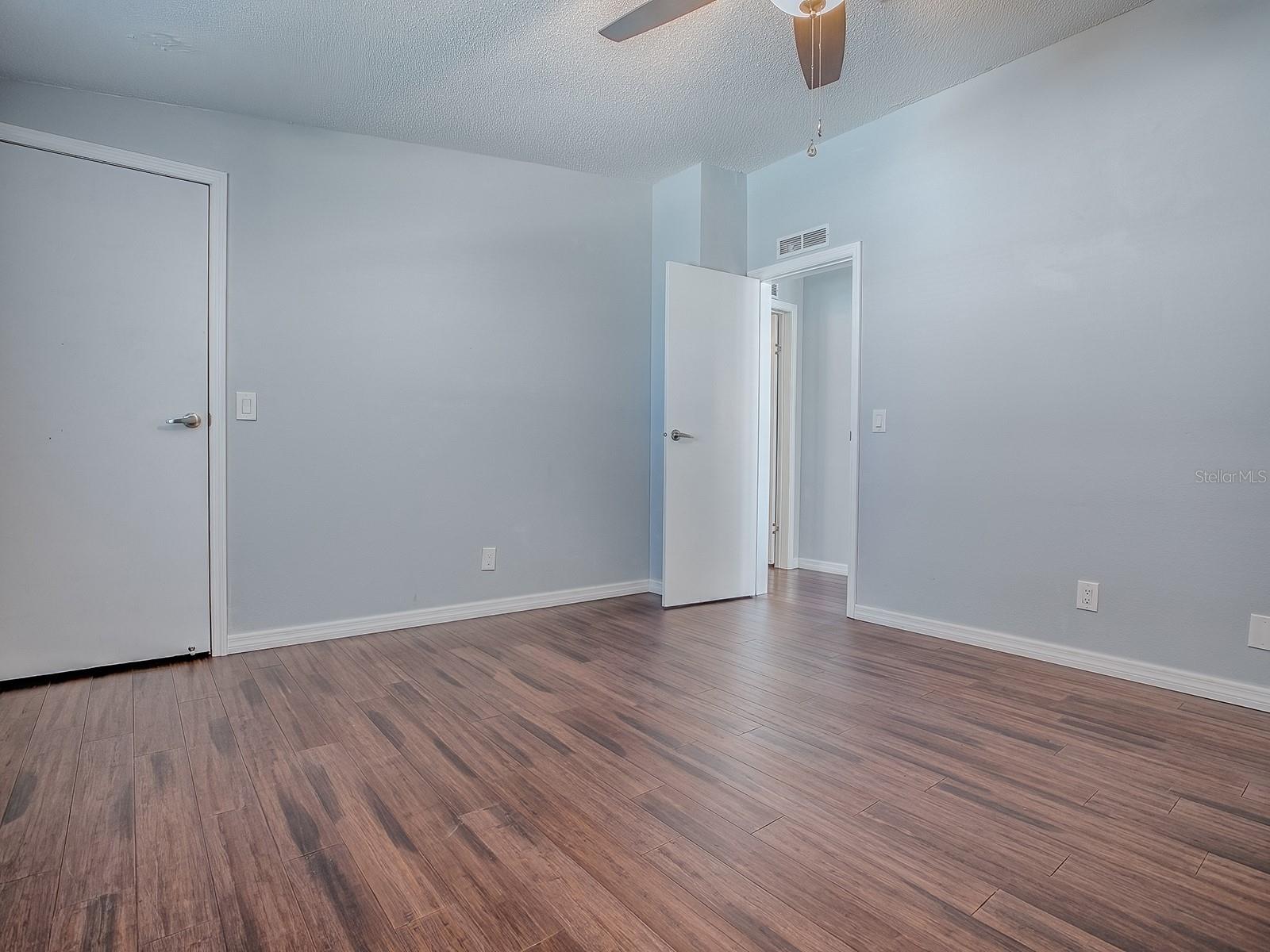 Image 22 of 44 For 518 Saint Andrews Boulevard