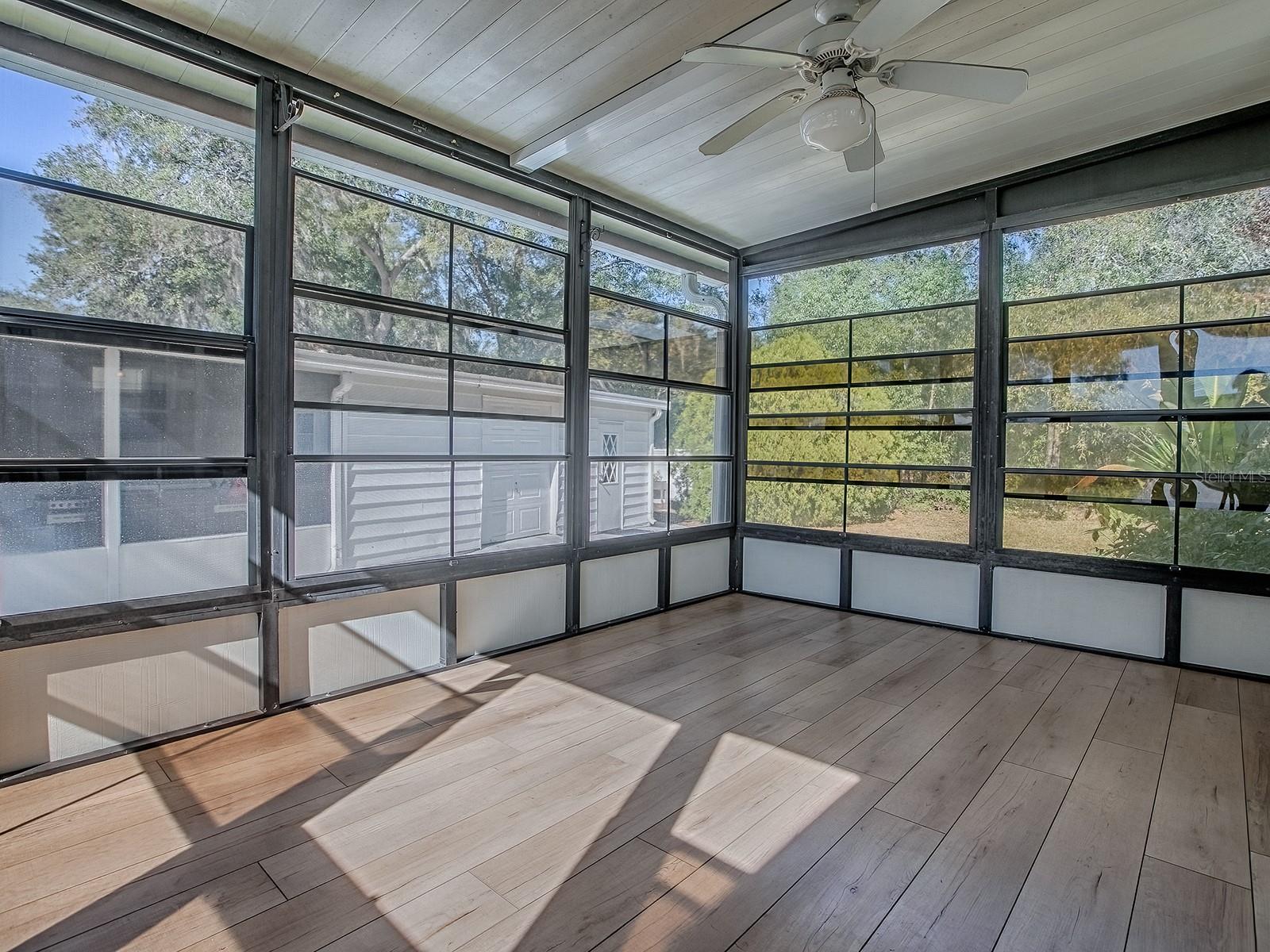 Image 32 of 44 For 518 Saint Andrews Boulevard