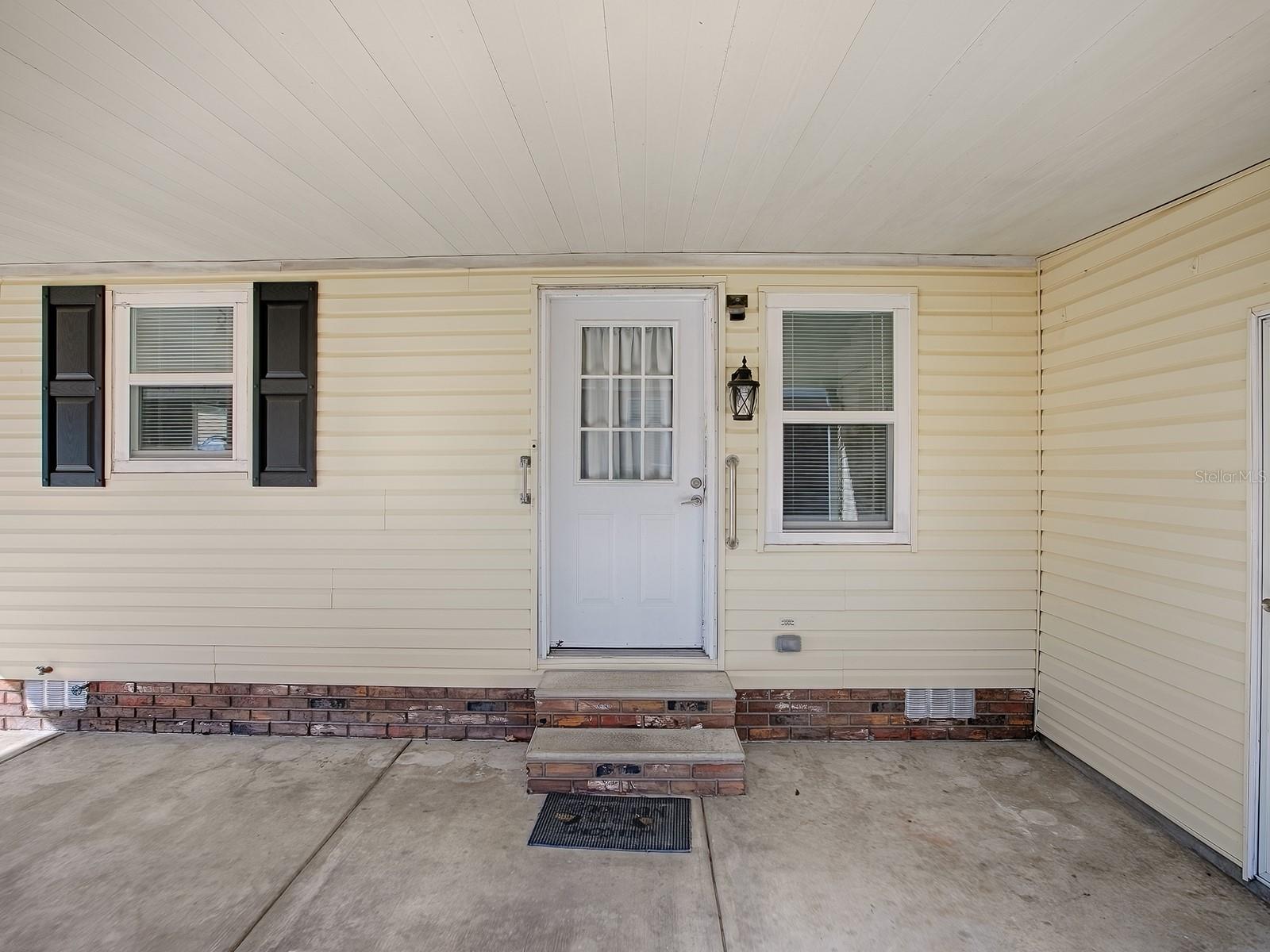 Image 4 of 44 For 518 Saint Andrews Boulevard