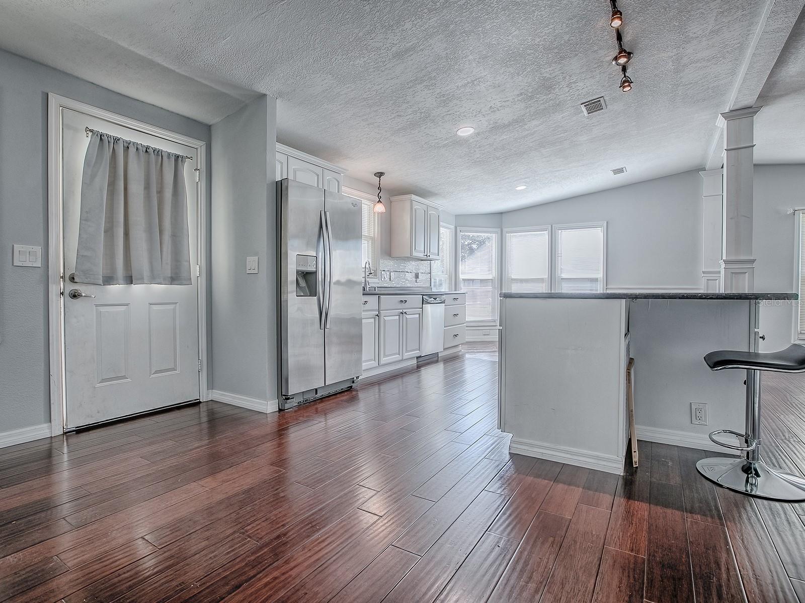 Image 9 of 44 For 518 Saint Andrews Boulevard