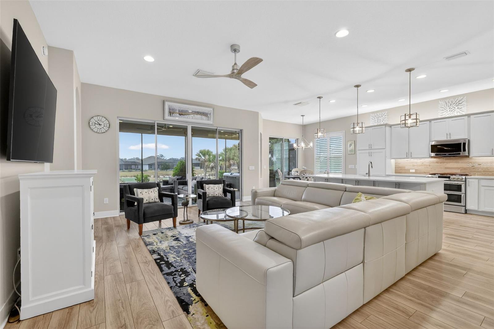 Image 17 of 43 For 2556 Spurlock Way