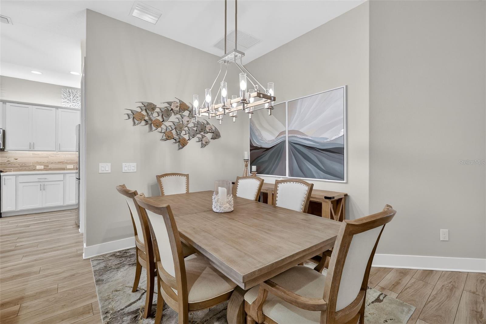 Image 19 of 43 For 2556 Spurlock Way