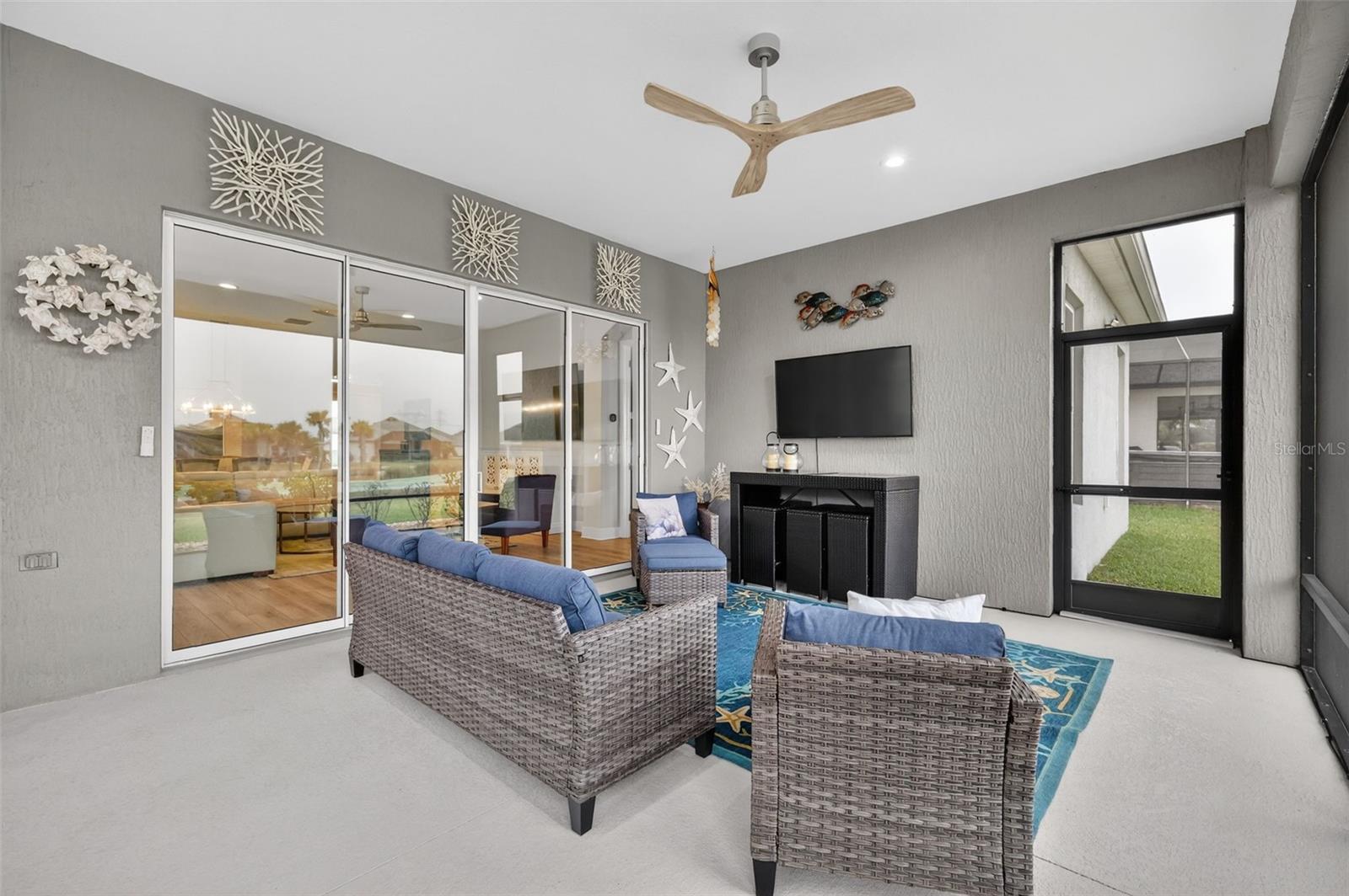 Image 33 of 43 For 2556 Spurlock Way