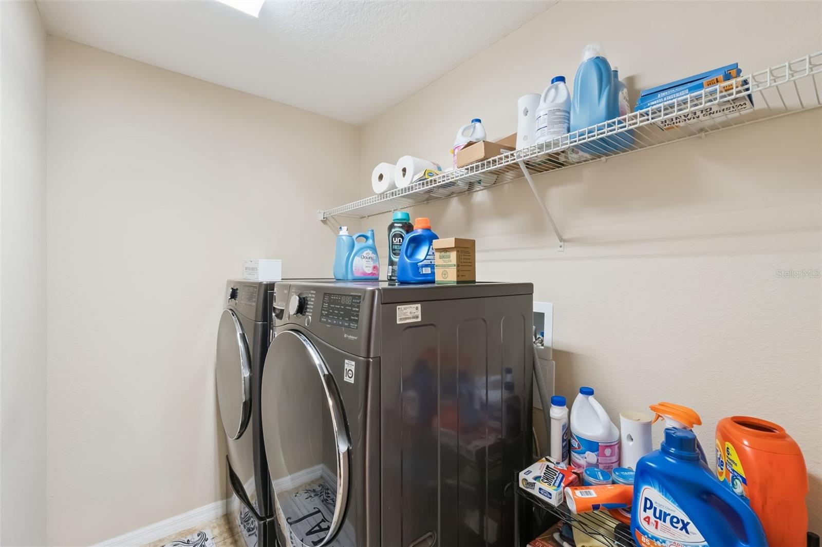 Image 21 of 35 For 7727 Newlan Drive