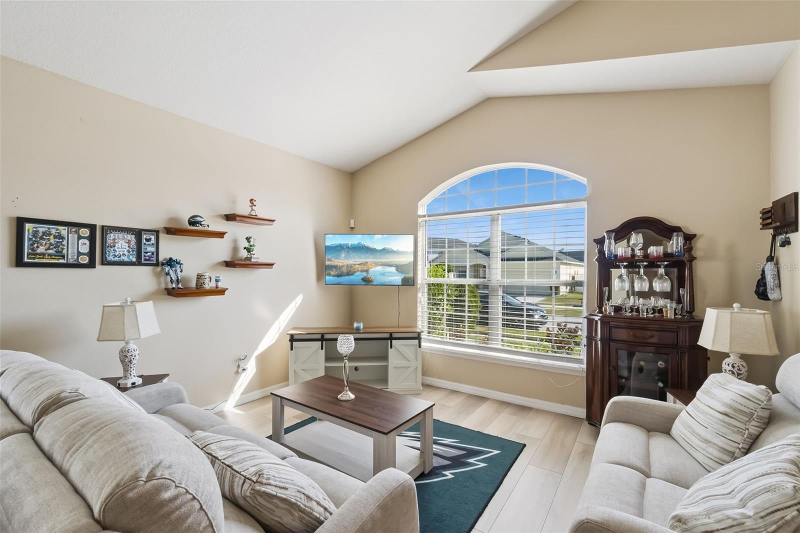 Image 4 of 35 For 7727 Newlan Drive