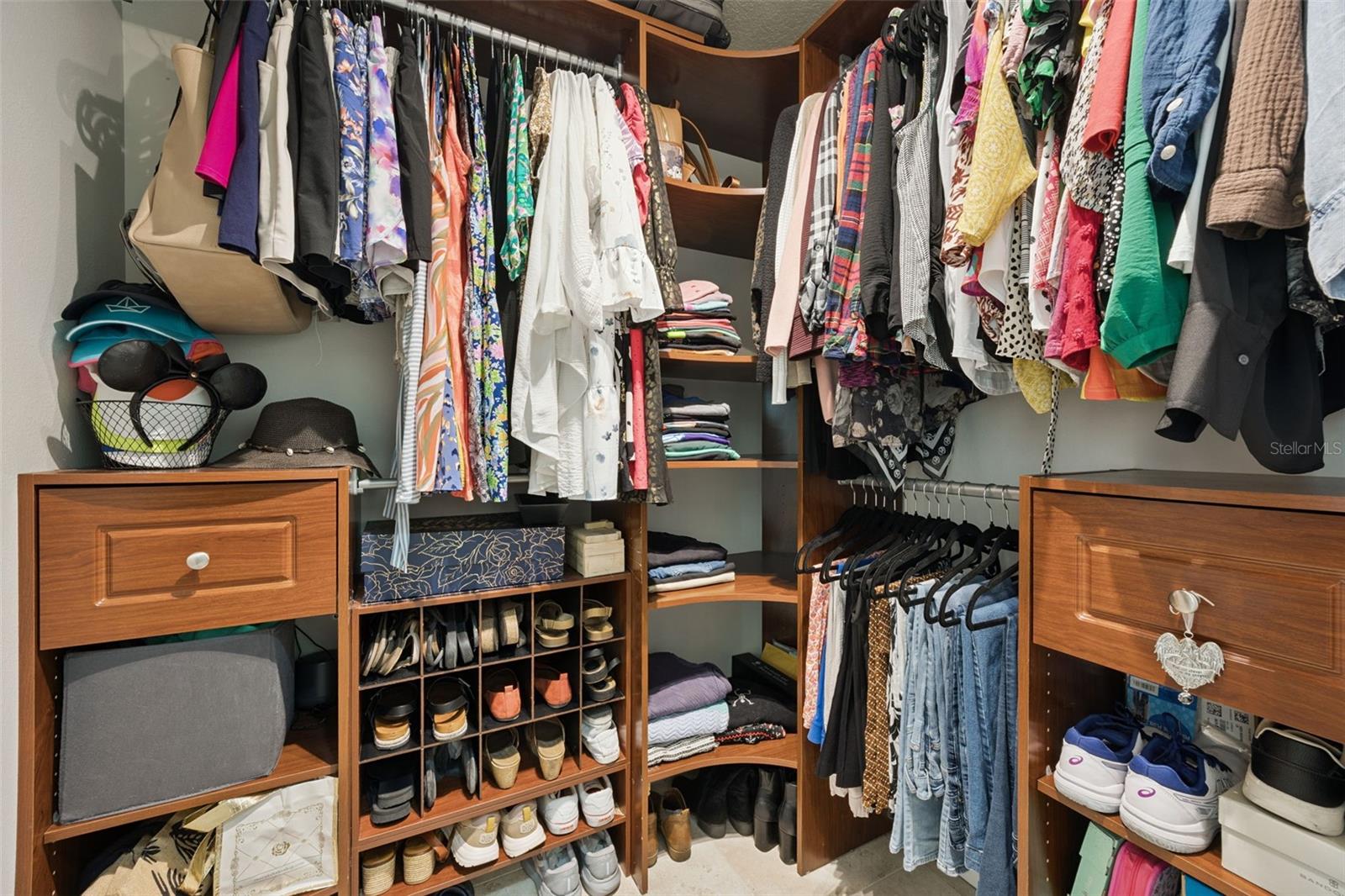 Image 21 of 35 For 16820 Rockwell Heights Lane