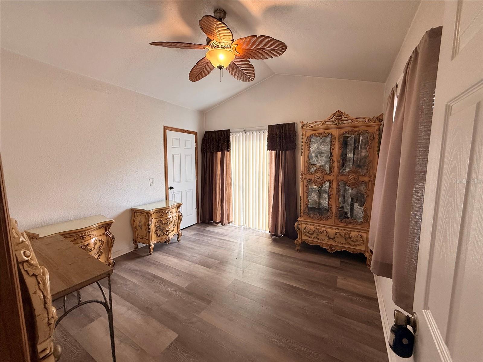 Image 21 of 24 For 13942 Mascotte Empire Road