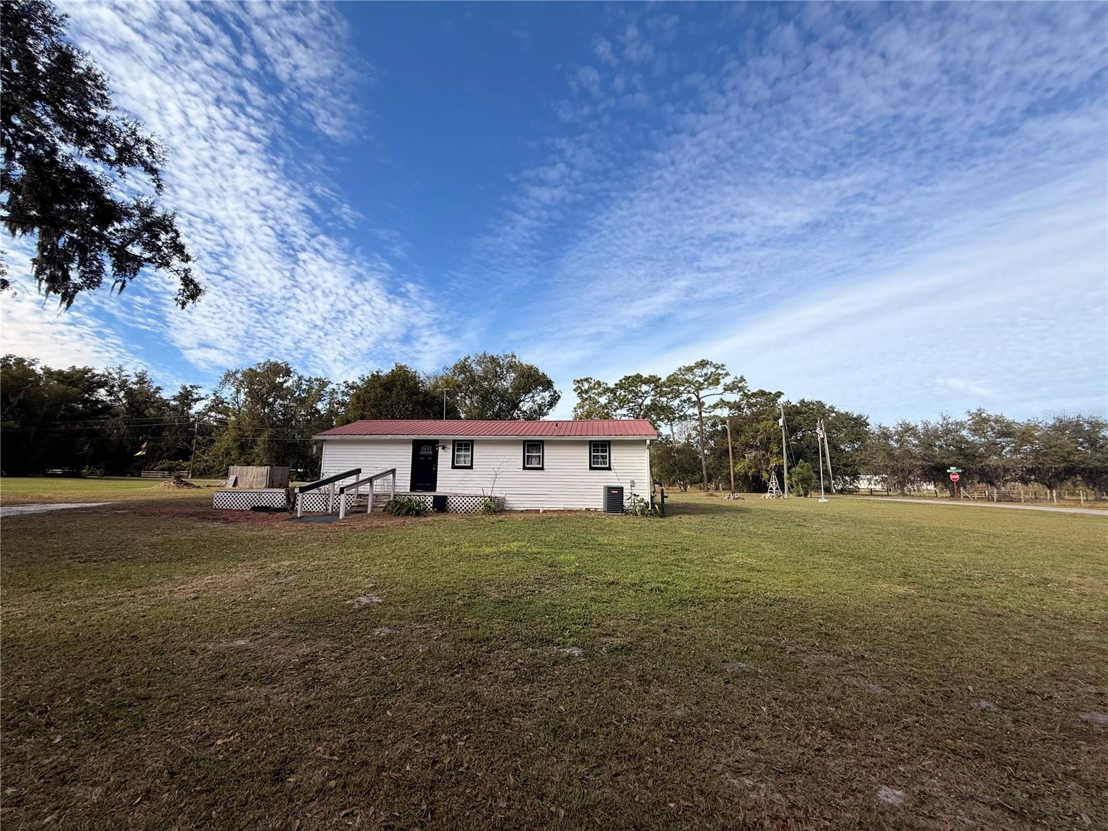 Image 3 of 24 For 13942 Mascotte Empire Road