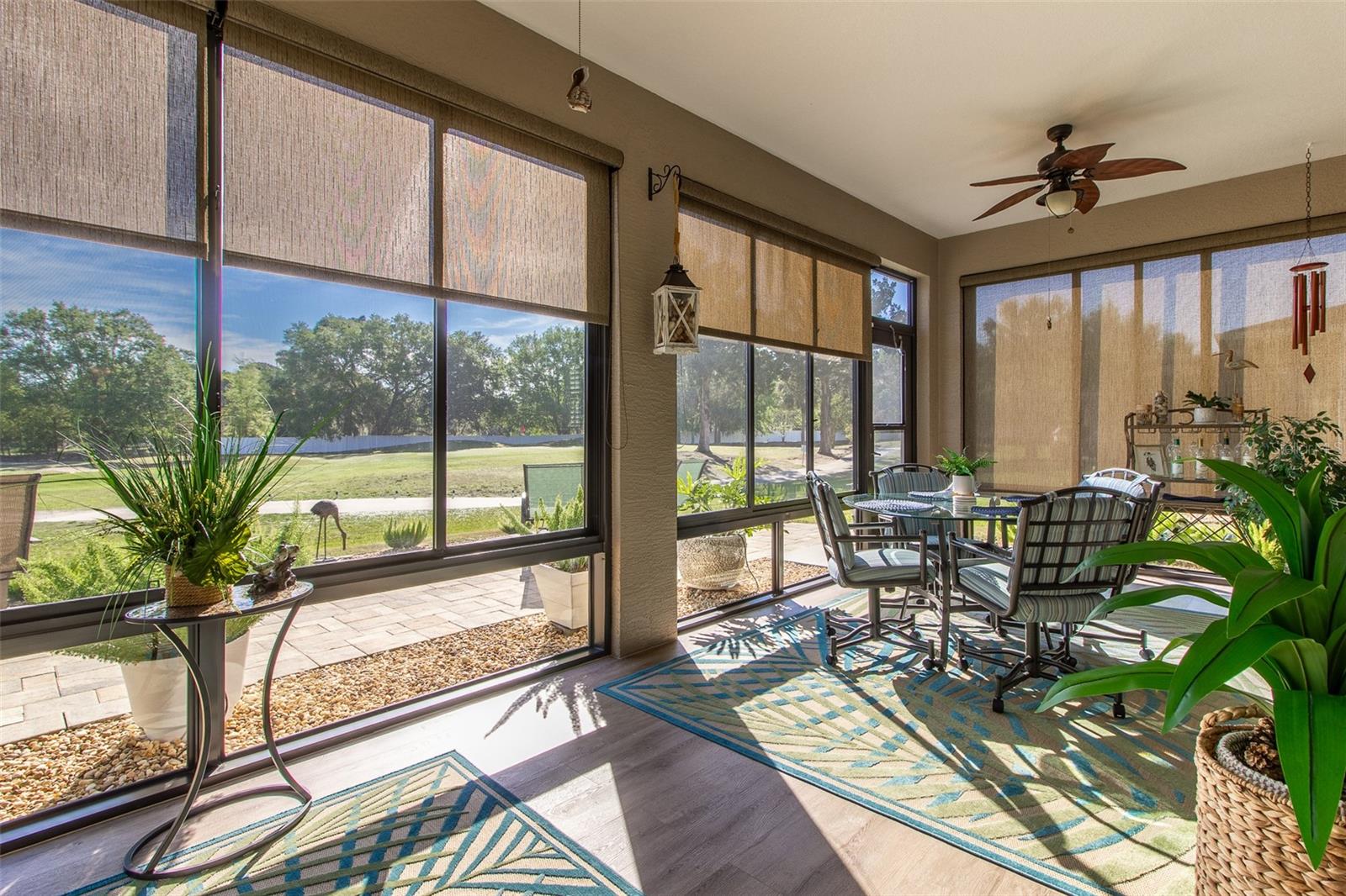 Listing photo id 20 for 16123 14th Avenue Road