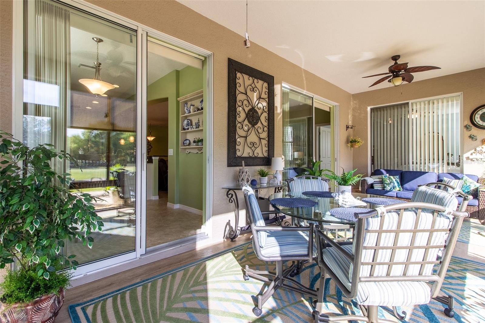 Listing photo id 22 for 16123 14th Avenue Road