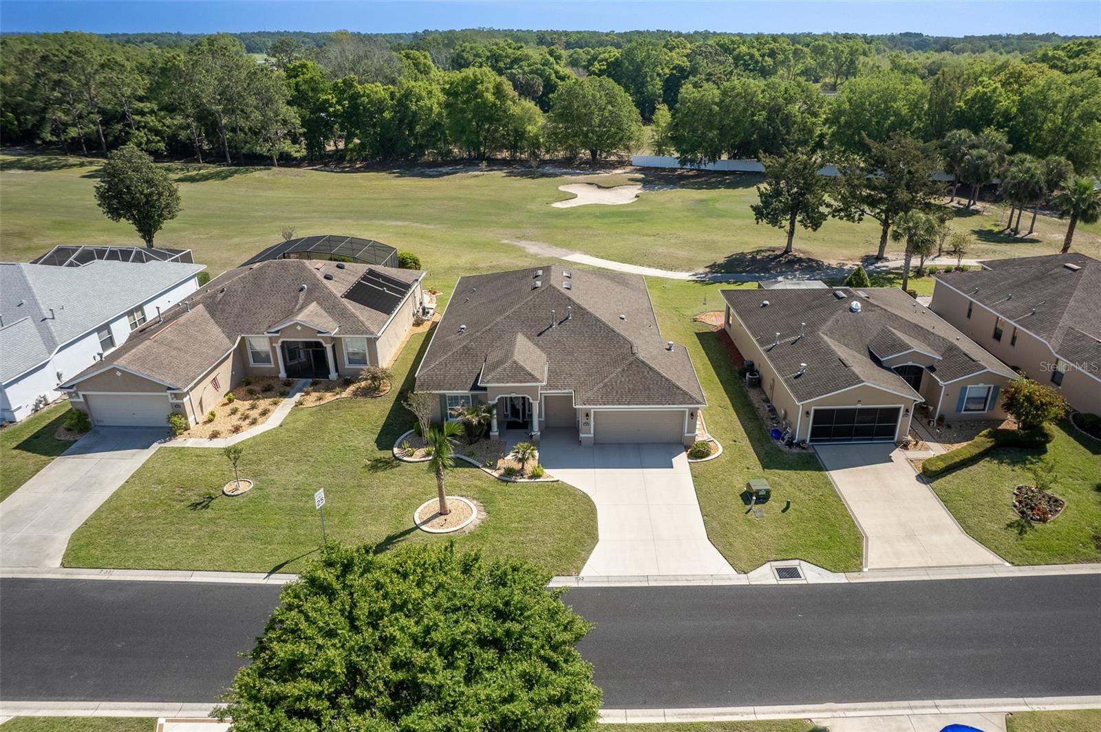 Listing photo id 62 for 16123 14th Avenue Road