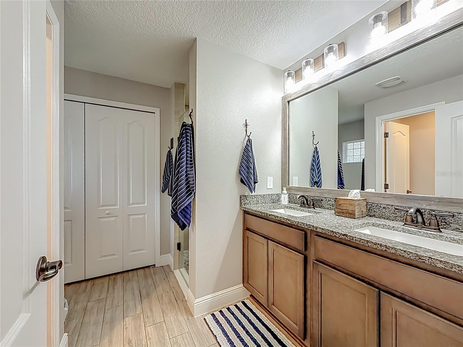 Image 31 of 47 For 27410 Velma Avenue