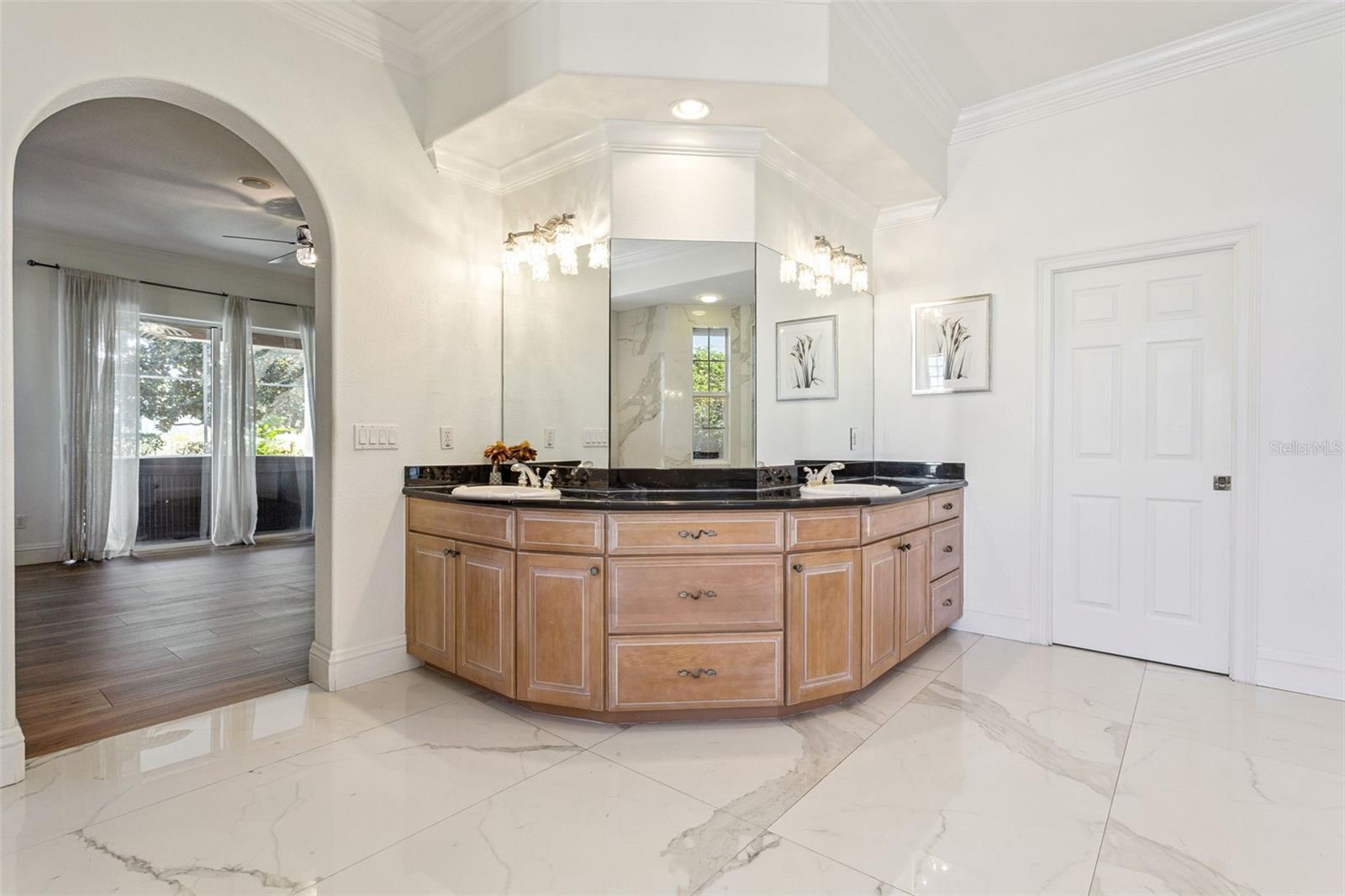 Image 19 of 80 For 12633 Crown Point Circle