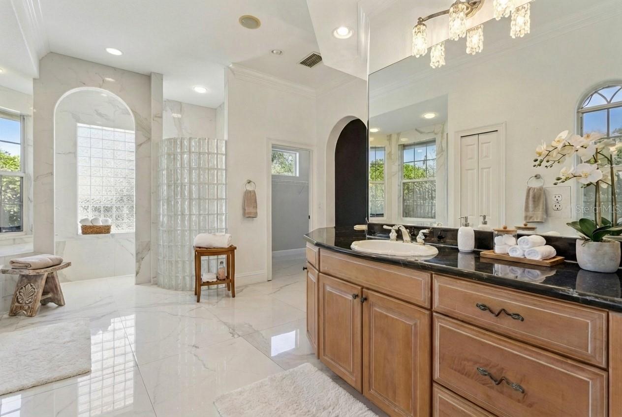 Image 20 of 80 For 12633 Crown Point Circle