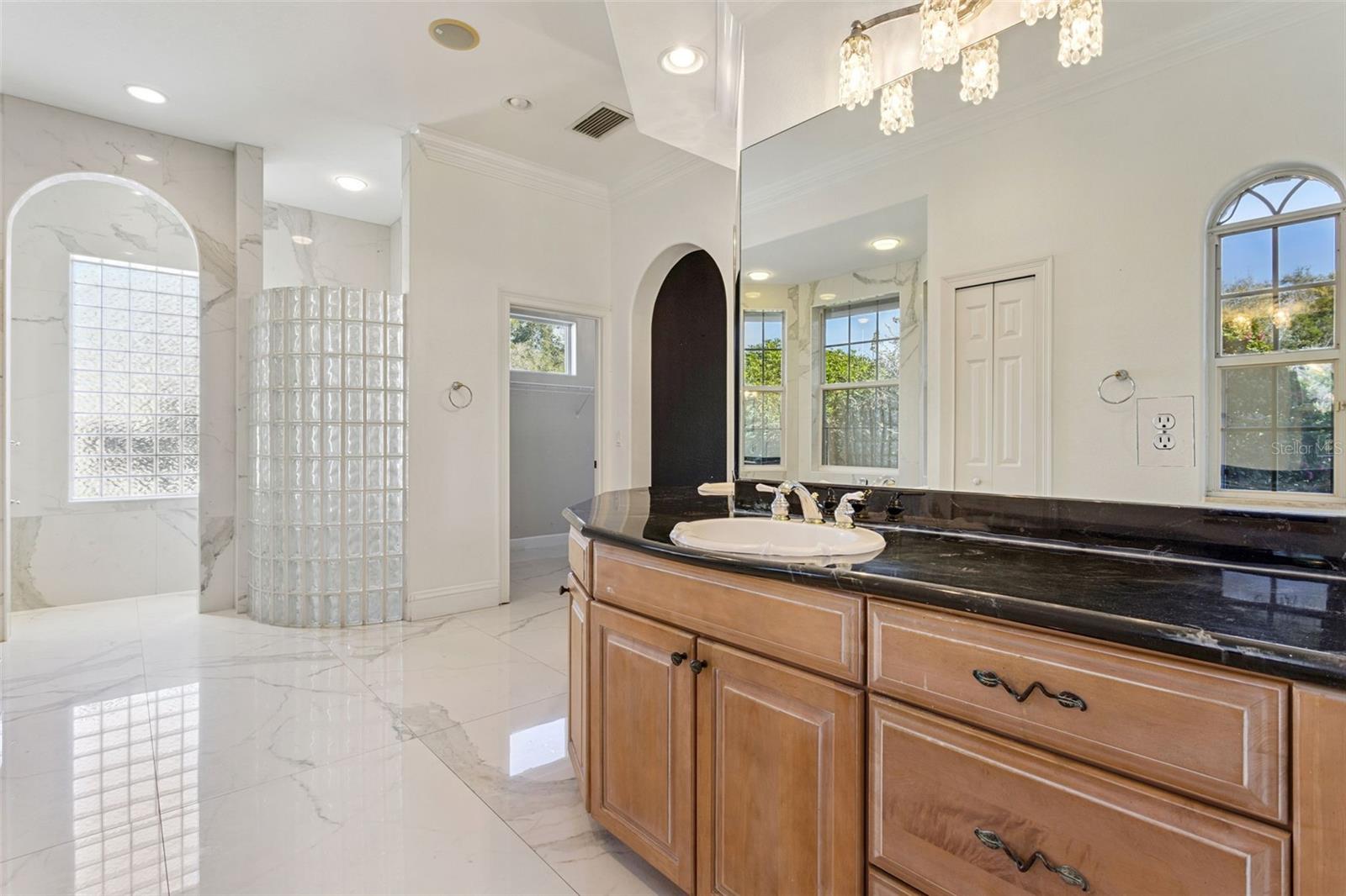 Image 21 of 80 For 12633 Crown Point Circle