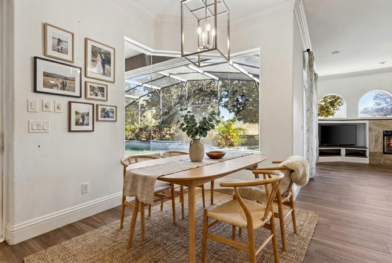 Image 27 of 80 For 12633 Crown Point Circle